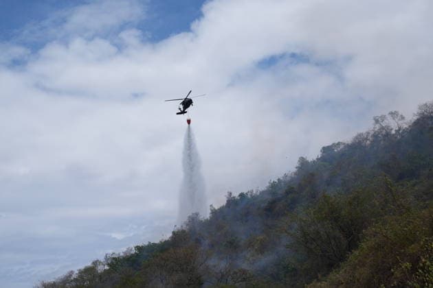 Wildfire in Colombia s Coello COELLO, COLOMBIA - AUGUST 26: Volunteers and firefighters work to contain a wildfire in Coello, Tolima department, Colombia, on August 26, 2026. Several municipalities across Tolima are facing wildfires fueled by dry conditions, high temperatures and strong winds, with emergency crews working to contain the flames and protect rural communities. Juancho Torres Anadolu Coello Colombia. Editorial use only. Please get in touch for any other usage.  Copyright: x2026xAnadoluxJuanchoxTorresx