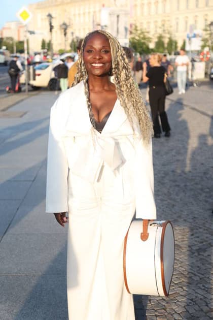 Nikeata Thompson bei der Ankunft zum festlichen Empfang anlässlich der Eröffnung der 15. UFA Filmnächte im Kolonnadenhof auf der Museumsinsel in Berlin. Berlin, 26.08.2026 Copyright: xAgenturxMatthiasxWehnertx xM.xGränzdörferx