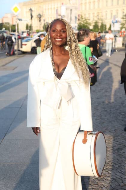 Nikeata Thompson bei der Ankunft zum festlichen Empfang anlässlich der Eröffnung der 15. UFA Filmnächte im Kolonnadenhof auf der Museumsinsel in Berlin. Berlin, 26.08.2026 Copyright: xAgenturxMatthiasxWehnertx xM.xGränzdörferx