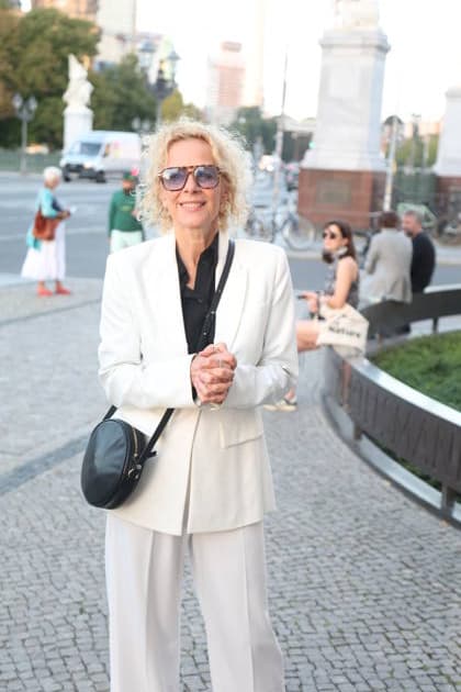 Katja Riemann bei der Ankunft zum festlichen Empfang anlässlich der Eröffnung der 15. UFA Filmnächte im Kolonnadenhof auf der Museumsinsel in Berlin. Berlin, 26.08.2026 Copyright: xAgenturxMatthiasxWehnertx xM.xGränzdörferx