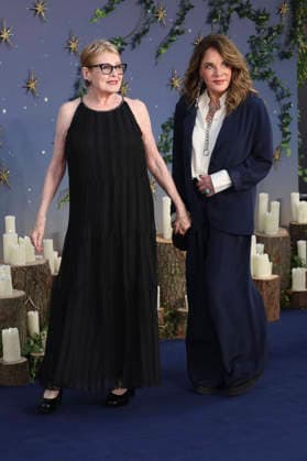 Dianne Wiest und Stockard Channing bei der Premiere des Kinofilms Practical Magic 2 - Zauberhafte Schwestern im Odeon Luxe Leicester Square. Lomdon,. 26.08.2026