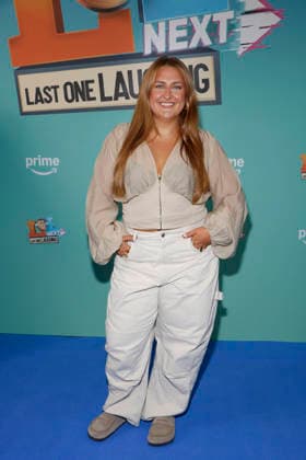 LOL Next , Premiere im AchtBerlin, Berlin, 26.08.2026 Selfiesandra bei der Premiere von LOL Next im AchtBerlin in Berlin am 26.8.2026 Berlin AchtBerlin Copyright: xAnitaxBuggex