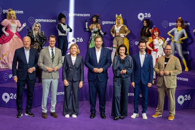 Gruppenbild vor der politischen Eröffnung der gamescom 2026 - 26.08.26 Gerald Böse (Geschäftsführer der Koelnmesse), Hendrik Wüst (NRW-Ministerpräsident, CDU), Henna Virkkunen (Exekutive Vizepräsidentin der Europäischen Kommission), Lars Klingbeil (Vizekanzler und Bundesfinanzminister, SPD), Dorothee Bär (Bundesforschungsministerin, CSU), Felix Falk (Geschäftsführer des Verbands der deutschen Games-Branche game) und Lars Janssen (Vorstandsvorsitzender des game) im Gruppenbild vor der politischen Eröffnung der gamescom 2026 im Confex der Koelnmesse in Köln. Köln Deutz Nordrhein-Westfalen Deutschland *** Group photo taken before the political opening of gamescom 2026 on August 26, 2026: Gerald Böse, Managing Director of Koelnmes Copyright: xMarcxJohnx