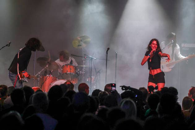 Bar Italia, Jezmi Tarik Fehmi and Nina Cristante beim Liveauftritt auf dem Pop Kultur Festival am 26.08.26 in Berlin. Bar Italia beim Pop Kultur Festival in Berlin