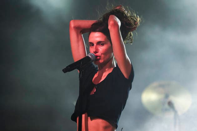 Bar Italia, Nina Cristante beim Liveauftritt auf dem Pop Kultur Festival am 26.08.26 in Berlin. Bar Italia beim Pop Kultur Festival in Berlin