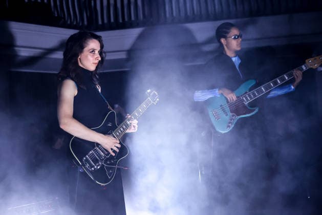 Konzert von Fee Aviv Dubois, Ralph Heidel, Izzy Ment, Shanice Ruby Bennett und Andi Haberl, Silent Green POP-Kultur Festival 26 Fee Aviv Dubois, Ralph Heidel, Izzy Ment, Shanice Ruby Bennett und Andi Haberl