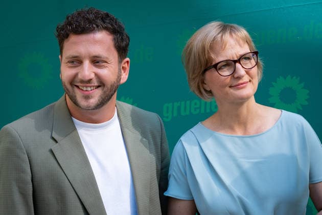Die Bundesvorsitzenden Franziska Brantner und Felix Banasza zu Beginn der Vorstandsklausur;Klausur Bundesvorstand von Bündnis90 Die Grünen in Berlin, Berlin Berlin Deutschland bUm - Raum für solidarisches Mi *** Federal Co-Chairs Franziska Brantner and Felix Banasza at the start of the Federal Executive Committee retreat of Bündnis90 The Greens in Berlin, Berlin, Germany, to create space for solidarity-based cooperation