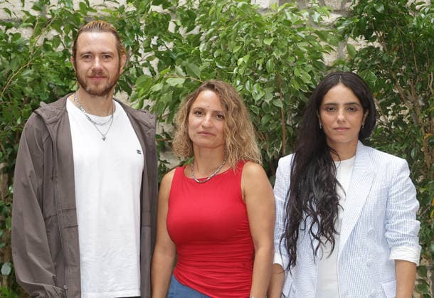 Bastien Bouillon, Léa Mysius, and Hafsia Herziattends at the photocall for the film *Histoire de la nuit* during the 19th Angoulême Francophone Film Festival, France, on August 27, 2026. Coadic Guirec Bestimage Histoire de la nuit photocall during Day Four of the 19th Angoulême French-Language Film Festival on August 27, 2026, in Angoulême, France. Angoulême, France  Copyright: xCOADICxGUIRECx xBESTIMAGExCOADICxGUIRECx xBESTIMAGEx
