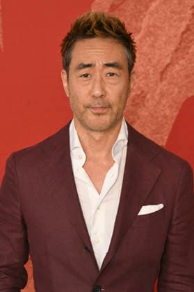 Kenneth Choi bei der Premiere des Kinofilms Coyote vs. Acme im Fox Village Theater. Los Angeles, 26.08.2026