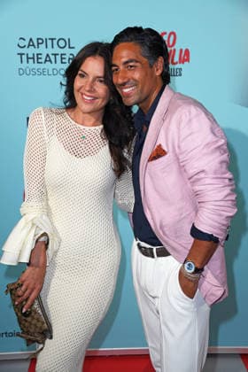 Nic Shanker mit Ehefrau Janina Shanker bei der Musical-Premiere von ROMEO & JULIA - LIEBE IST ALLES im Capitol Theater in Düsseldorf am 27.08.2026