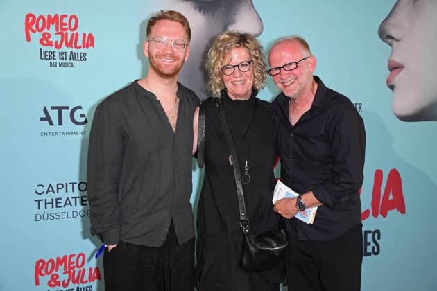 Dieter Falk mit Ehefrau Angelika Falk und Sohn Paul Falk bei der Musical-Premiere von ROMEO & JULIA - LIEBE IST ALLES im Capitol Theater in Düsseldorf am 27.08.2026