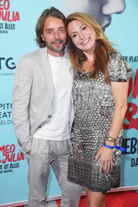 Mara Bergmann mit Freund Alexander Hoffmann bei der Musical-Premiere von ROMEO & JULIA - LIEBE IST ALLES im Capitol Theater in Düsseldorf am 27.08.2026