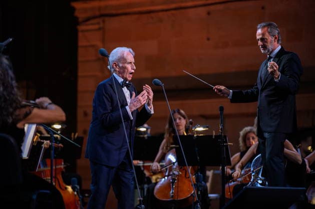 Dubrovnik, Croatia, 270826. The famous Spanish tenor Jose Carreras held a concert in front of the Dubrovnik Cathedral, where he was joined by soprano Dusica Bijelic, and musical accompaniment was provided by the Dubrovnik Symphony Orchestra under the direction of the conductor David Gimenez, Carreras long-time collaborator. Photo: Tonci Plazibat CROPIX Dubrovnik Croatia Copyright: xxToncixPlazibatx jose_carreras26-270826