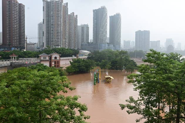 NANNING, CHINA - AUGUST 28: Water submerges riverside platforms, docks and trees along the Yongjiang River near Yongjiang Bridge and Yongjiang No.1 Bridge as the water level continues to rise ahead of an approaching flood peak on August 28, 2026 in Nanning, Guangxi Zhuang Autonomous Region of China.  Copyright: xVCGx 111662582642