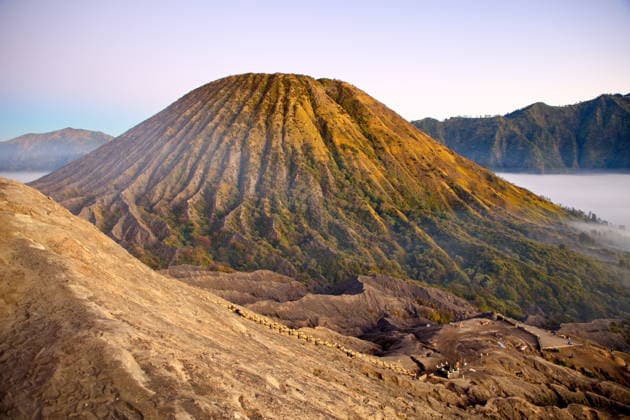 Batok Der Batok, Vulkan im Bromo-Tengger-Semeru Nationalpark auf Java (License=RF) Copyright: xZoonar.com AndreasxEdelmannx 25503905