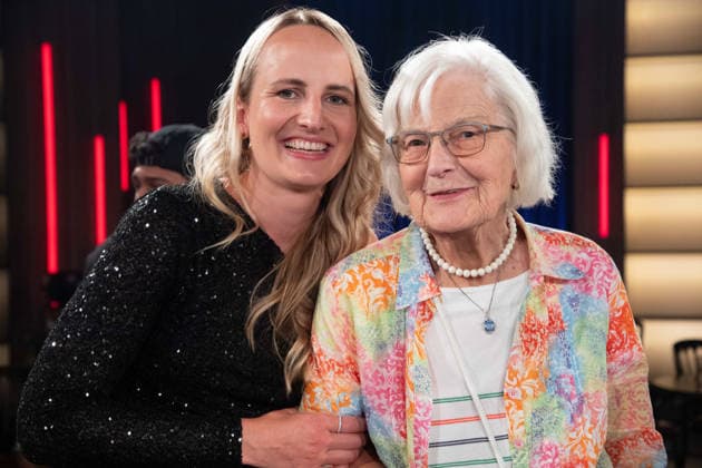 von links: Laura und Maria STEGEMANN, Landwirtinnen, Grossmutter und Enkelin, in der Sendung ,,Koelner Treff,, im WDR Fernsehen, 27.08.2026.