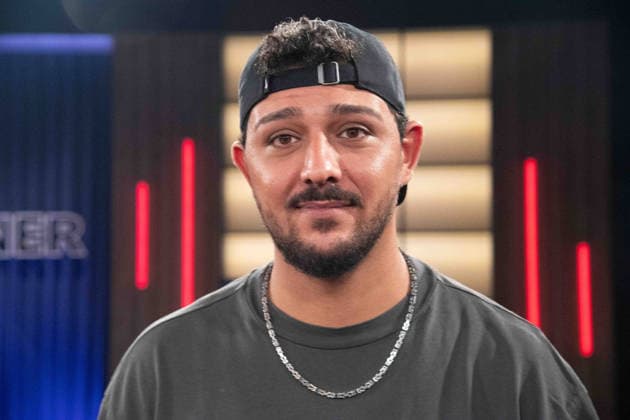 Abdul Kader CHAHIN, Comedian, Portraet, Porträt, Portrait, Angeschnittenes Einzelbild, Einzelmotiv, in der Sendung ,,Koelner Treff,, im WDR Fernsehen, 27.08.2026.