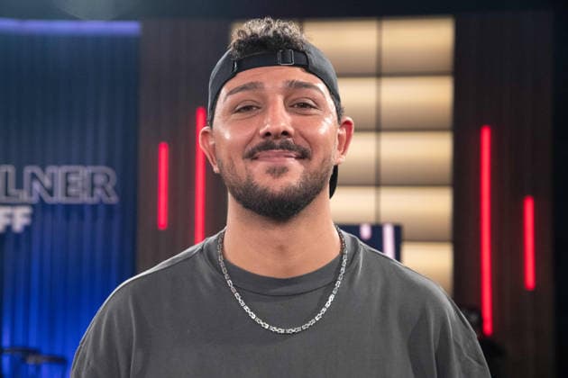 Abdul Kader CHAHIN, Comedian, Portraet, Porträt, Portrait, Angeschnittenes Einzelbild, Einzelmotiv, in der Sendung ,,Koelner Treff,, im WDR Fernsehen, 27.08.2026.