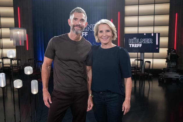 von links: Micky BEISENHERZ, Moderator, Susan LINK, Moderatorin, Gastgeber der Sendung ,,Koelner Treff,, im WDR Fernsehen, 27.08.2026.