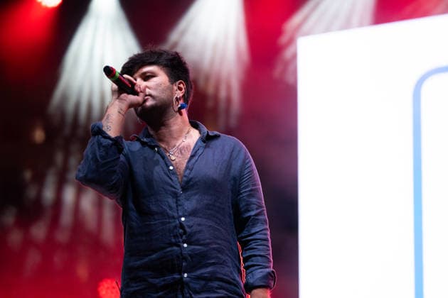 Salerno Pitti Pizza and Friends 2026 in Salerno, Italy - 27 Aug 2026 Edoardo Iaschi aka Eddie Brock performs live at Piazza della Libertà during the Salerno Pitti Pizza and Friends 2026. Pitti Pizza & Friends is an event held in Salerno from August 25 to 30, 2026, combining gastronomic culture with live shows and music. Salerno Italy Copyright: xAndreaxGulíx xSOPAxImagesx AGULI_PittiPizza2026_27AUG(14)