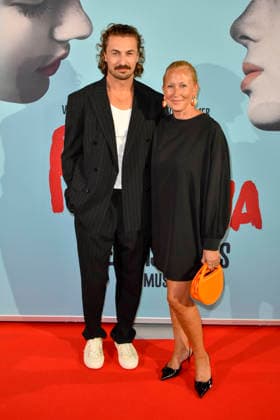 ABB ROMEOJULIA- Nicolas Puschmann, Krissi van der Viven zu Gast auf dem roten Teppich bei der Musical Premiewre Romeo und Julia Liebe ist alles im Capitol Theater am 27.AUGUST 2026 in Duesseldorf NRW Deutschland