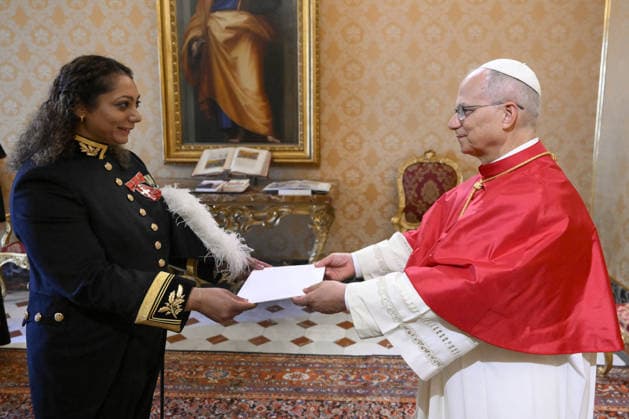 Pope Leo XIV Meets Tammy Sandhu MBE Britain’s New Ambassador - Vatican Tammy Sandhu MBE, the new British Ambassador designate to the Holy See has presented her credentials to Pope Leo XIV during an audience at the Vatican on August 28, 2026. With this new appointment, she makes history as the first woman of Indian origin to represent the United Kingdom as an Ambassador. In recognition of her dedicated advocacy toward racial equity and inclusion within the UK s diplomatic service, Tammy was also awarded an MBE (Member of the Order of the British Empire) in 2021. Photo by (EV) Mario Tomassetti Vatican Media ABACAPRESS.COM Rome Vatican (or Holy See)  Copyright: xABACAx