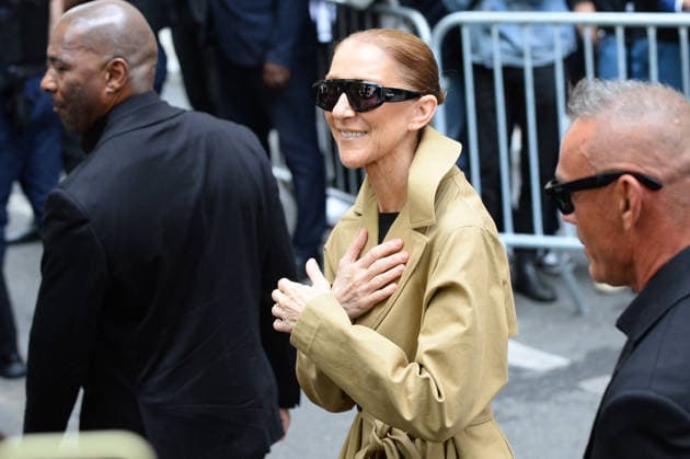 Céline Dion was cheered by her fans upon her arrival at the Royal Monceau luxury hotel in Paris on August 28, 2026. Céline Dion plans to give a series of 16 concerts in France, after more than six years away from the stage due to the rare neurological condition she suffers from. Her shows will begin on September 12, 2026, at the Plenitude Arena in Nanterre, Hauts-de-Seine. She plans to perform three concerts a week, on Wednesdays, Fridays, and Saturdays, in front of more than 30,000 spectators per night. Ten additional concerts are also scheduled for May 2027. Céline Dion was greeted by fans upon her arrival at the Royal Monceau luxury hotel in Paris on August 28, 2026. She plans to perform a series of 16 concerts in France, marking her re Copyright: xAgencex xBestimagexAgencex xBestimagex
