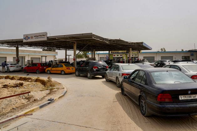 Long queues at Libyan gas stations following drone strikes on Zawiya Oil Complex TRIPOLI, LIBYA - AUGUST 28: Vehicles line up in long queues to buy fuel at a gas station following drone strikes on an electrical transformer station and the country s largest oil complex in Zawiya, causing widespread power outages and a severe fuel crisis across Tripoli, Libya on August 28, 2026. Hazem Turkia Anadolu Tripoli Libya. Editorial use only. Please get in touch for any other usage.  Copyright: x2026xAnadoluxHazemxTurkiax
