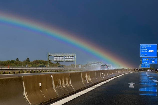 Wetterbild vom 28.08.2026: Ein Regenbogen nach einem Gewitterschauer bei Feldkirchen im Landkreis Muenchen *** Weather photo from August 28, 2026: A rainbow after a thunderstorm near Feldkirchen in the Munich district
