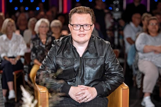 MDR - Riverboat. Sänger Angelo Kelly anläßlich der Aufzeichnung der MDR - Talkshow Riverboat am 28.08.2026 in der Mediacity Leipzig. 20260828SFL0012