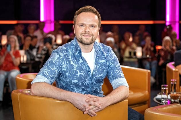 MDR - Riverboat. ZDF-Wettermoderator Benjamin Stöwe anläßlich der Aufzeichnung der MDR - Talkshow Riverboat am 28.08.2026 in der Mediacity Leipzig. 20260828SFL0035