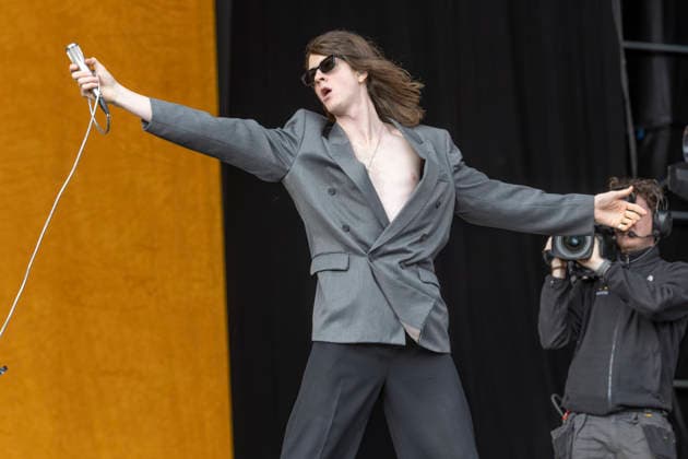 Blossoms perform at Leeds Festival Tom Ogden of british band Blossoms performs at Leeds Festival 2026, Bramham Park, Leeds, 28th August 2026, Credit:Mike Gray MIKE GRAY - B4227 Avalon  Copyright: xMikexGrayx xMIKExGRAYx-xB4227x xAvalonx 1128987525