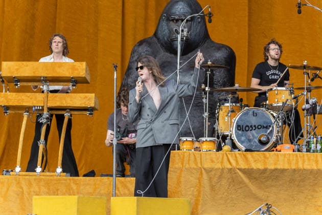 Blossoms perform at Leeds Festival Tom Ogden of british band Blossoms performs at Leeds Festival 2026, Bramham Park, Leeds, 28th August 2026, Credit:Mike Gray MIKE GRAY - B4227 Avalon  Copyright: xMikexGrayx xMIKExGRAYx-xB4227x xAvalonx 1128987531