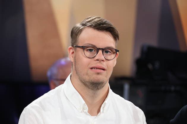 Simon Rupp, Schauspieler, zu Gast in der NDR Talk Show am 28.8.2026 im 3. Programm des NDR Fernsehen, Fototermin vor der Aufzeichnung am 3.7.2026 im Fernsehstudio Hamburg Lokstedt