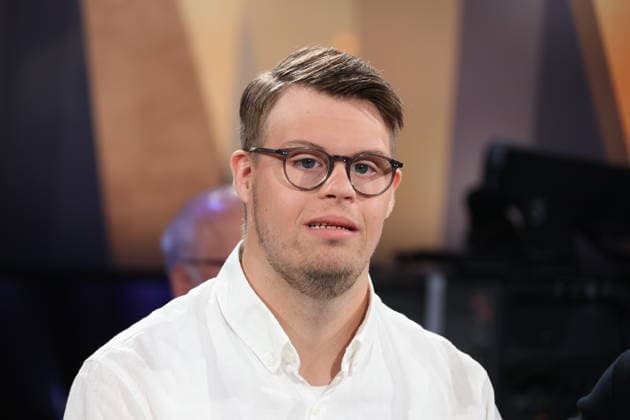 Simon Rupp, Schauspieler, zu Gast in der NDR Talk Show am 28.8.2026 im 3. Programm des NDR Fernsehen, Fototermin vor der Aufzeichnung am 3.7.2026 im Fernsehstudio Hamburg Lokstedt