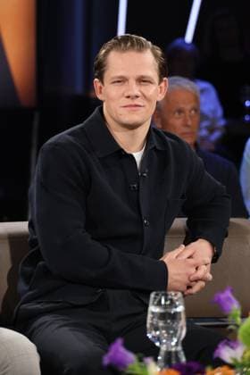 Max von der Groeben, Schauspieler, zu Gast in der NDR Talk Show am 28.8.2026 im 3. Programm des NDR Fernsehen, Fototermin vor der Aufzeichnung am 3.7.2026 im Fernsehstudio Hamburg Lokstedt