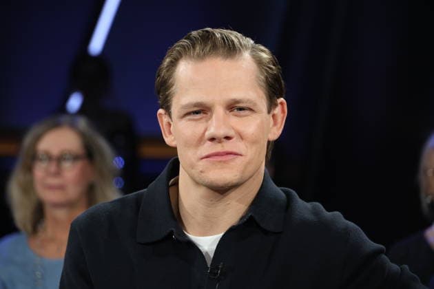 Max von der Groeben, Schauspieler, zu Gast in der NDR Talk Show am 28.8.2026 im 3. Programm des NDR Fernsehen, Fototermin vor der Aufzeichnung am 3.7.2026 im Fernsehstudio Hamburg Lokstedt