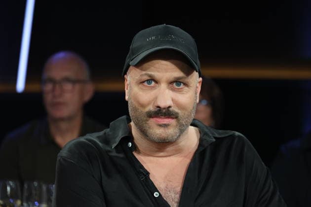 Tobias Kratzer, Intendant der Staatsoper Hamburg, zu Gast in der NDR Talk Show am 28.8.2026 im 3. Programm des NDR Fernsehen, Fototermin vor der Aufzeichnung am 3.7.2026 im Fernsehstudio Hamburg Lokstedt