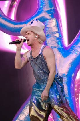August 28, 2026, Southsea, Hampshire, United Kingdom: Jake Shears, lead singer with American pop rock band Scissor Sisters performing live on stage at Victorious Festival. Southsea United Kingdom - ZUMAs197 20260828_aaa_s197_056 Copyright: xDawnxFletcher-Parkx