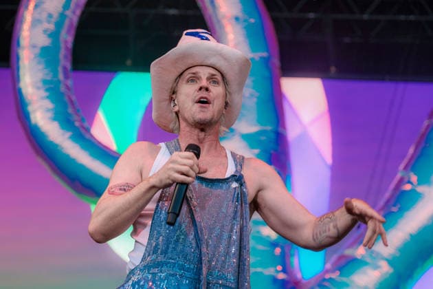 August 28, 2026, Southsea, Hampshire, United Kingdom: Jake Shears, lead singer with American pop rock band Scissor Sisters performing live on stage at Victorious Festival. Southsea United Kingdom - ZUMAs197 20260828_aaa_s197_058 Copyright: xDawnxFletcher-Parkx