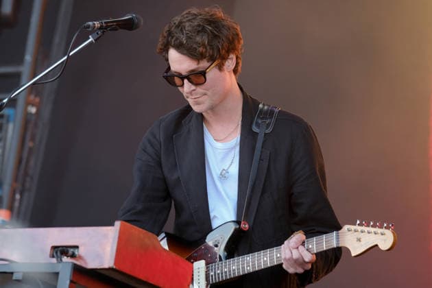 The Vaccines performs live on stage at Victorious Festival in Southsea, UK - Welsh guitarist and keyboard player Matthew Hitt, of Indie rock band, The Vaccines performs live on stage at Victorious Festival, Southsea. The current line up consists of Justin Young, Árni Árnason, Matthew Hitt, Timothy Lanham and Yoann Intonti Southsea United Kingdom Copyright: xDawnxFletcher-Parkx xSOPAxImagesx vengavax (167)