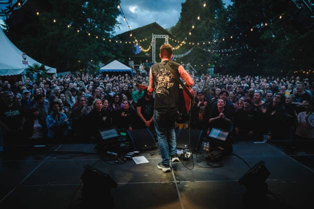 Frank Turner live in Rubigen, Switzerland Rubigen, Switzerland. 28th, August 2026. The English singer, songwriter and musician Frank Turner performs a live concert at Muhle Hunziken in Rubigen. Switzerland, Rubigen  Copyright: xGonzalesxPhoto TilmanxJentzschx