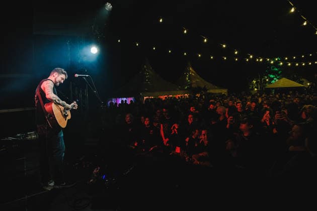 Frank Turner live in Rubigen, Switzerland Rubigen, Switzerland. 28th, August 2026. The English singer, songwriter and musician Frank Turner performs a live concert at Muhle Hunziken in Rubigen. Switzerland, Rubigen  Copyright: xGonzalesxPhoto TilmanxJentzschx