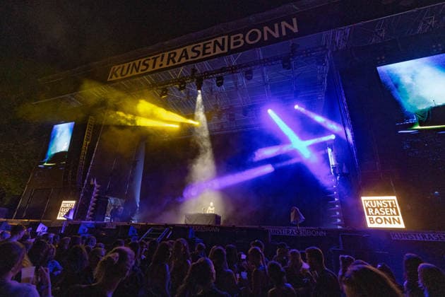 Felicia Bianco beim Rheinkilometer 652 Open Air auf dem Kunst!Rasen Bonn - 28.08.26 Die Kölner DJ Felicia Bianco beim Open-Air-DJ-Set auf dem Kunst!Rasen Bonn. Bonn Gronau Nordrhein-Westfalen Deutschland Copyright: xMarcxJohnx