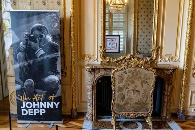 Ausstellung The Art of Johnny Depp im Schloss Benrath ** NUR FÜR REDAKTIONELLE ZWECKE ** EDITORIAL USE ONLY **<p>Journalisten und Aussteller befinden sich am 29.8.2026 im Schloss Benrath in Düsseldorf. In Düsseldorf eröffnet eine Ausstellung The Art of Johnny Depp mit den Werken von Schauspieler Johnny Depp. Foto : Arnulf Stoffel Funke Foto Services < p> Buntes Deutschland NRW Düsseldorf Copyright: ArnulfxStoffel