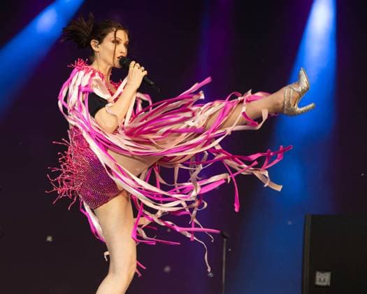 Sophie Ellis-Bextor performing at Carfest 2026 Sophie Ellis-Bextor performing at Carfest 2026 Sliverstone, Northampton England 28.08.26. 28 Aug 2026 Pictured: Sophie Ellis-Bextor performing at Carfest 2026 Sliverstone, Northampton England 28.08.26.  Copyright: xThexMegaxAgencyxMEGAx