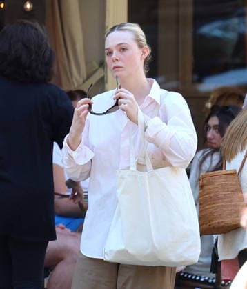 Elle Fanning out in New York Actress Elle Fanning is having lunch with a friend at Cafe Cluny in The West Village, NY on August 29, 2026. Photo by Dylan Travis ABACAPRESS.COM New York NY  Copyright: xDylanxTravis ABACAx