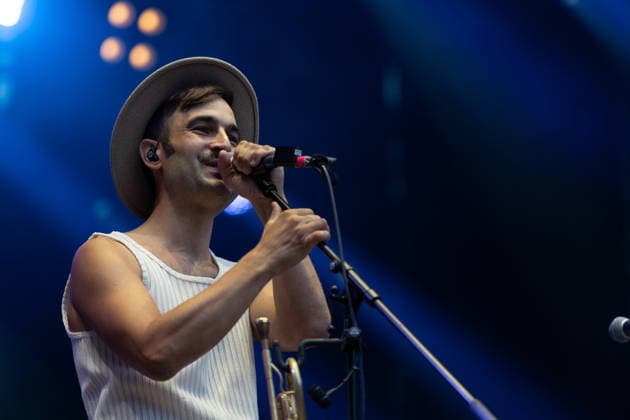 Fäaschtbänkler beim Oh wie schön Festival auf dem Kunst!Rasen Bonn - 29.08.26 Die Schweizer Neue-Volksmusik-Band Fäaschtbänkler beim Open-Air-Live-Auftritt auf dem Kunst!Rasen Bonn. Bonn Gronau Nordrhein-Westfalen Deutschland Copyright: xMarcxJohnx