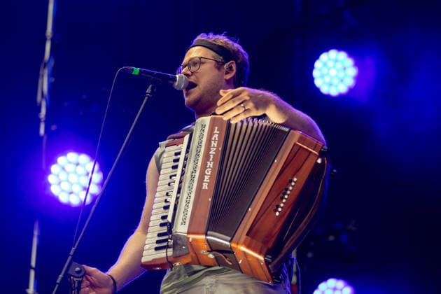 Fäaschtbänkler beim Oh wie schön Festival auf dem Kunst!Rasen Bonn - 29.08.26 Die Schweizer Neue-Volksmusik-Band Fäaschtbänkler beim Open-Air-Live-Auftritt auf dem Kunst!Rasen Bonn. Bonn Gronau Nordrhein-Westfalen Deutschland Copyright: xMarcxJohnx