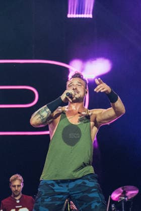 Der deutsche Sänger Dag-Alexis Kopplin von der Band SDP bei seinem Auftritt auf dem Superbloom Festival im Olympiapark in München am 29.08.2026. München Olympiapark Bayern Deutschland